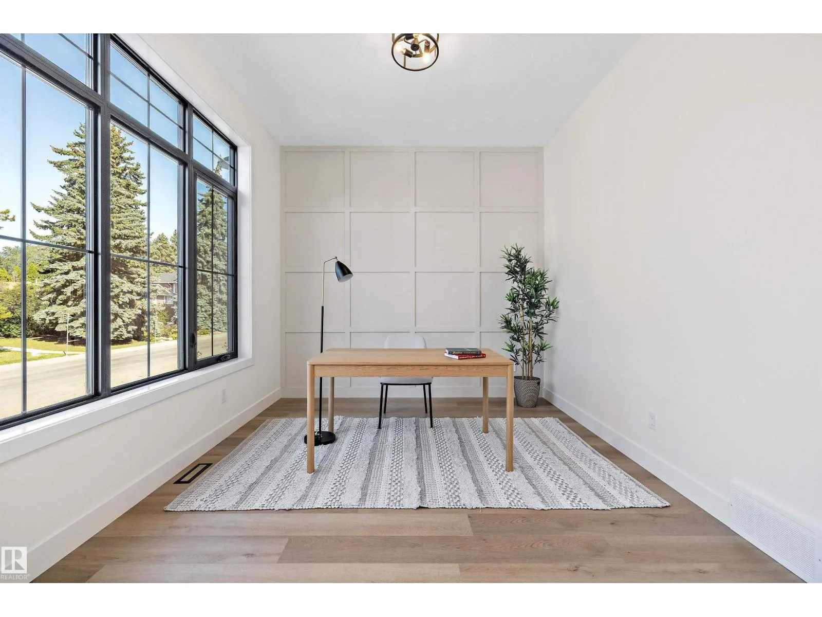 14711 88 AV NW