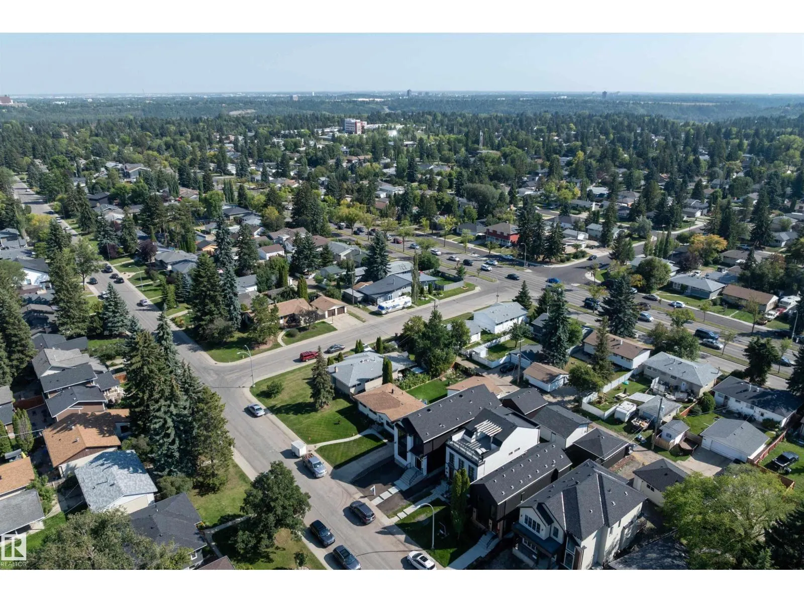 14711 88 AV NW
