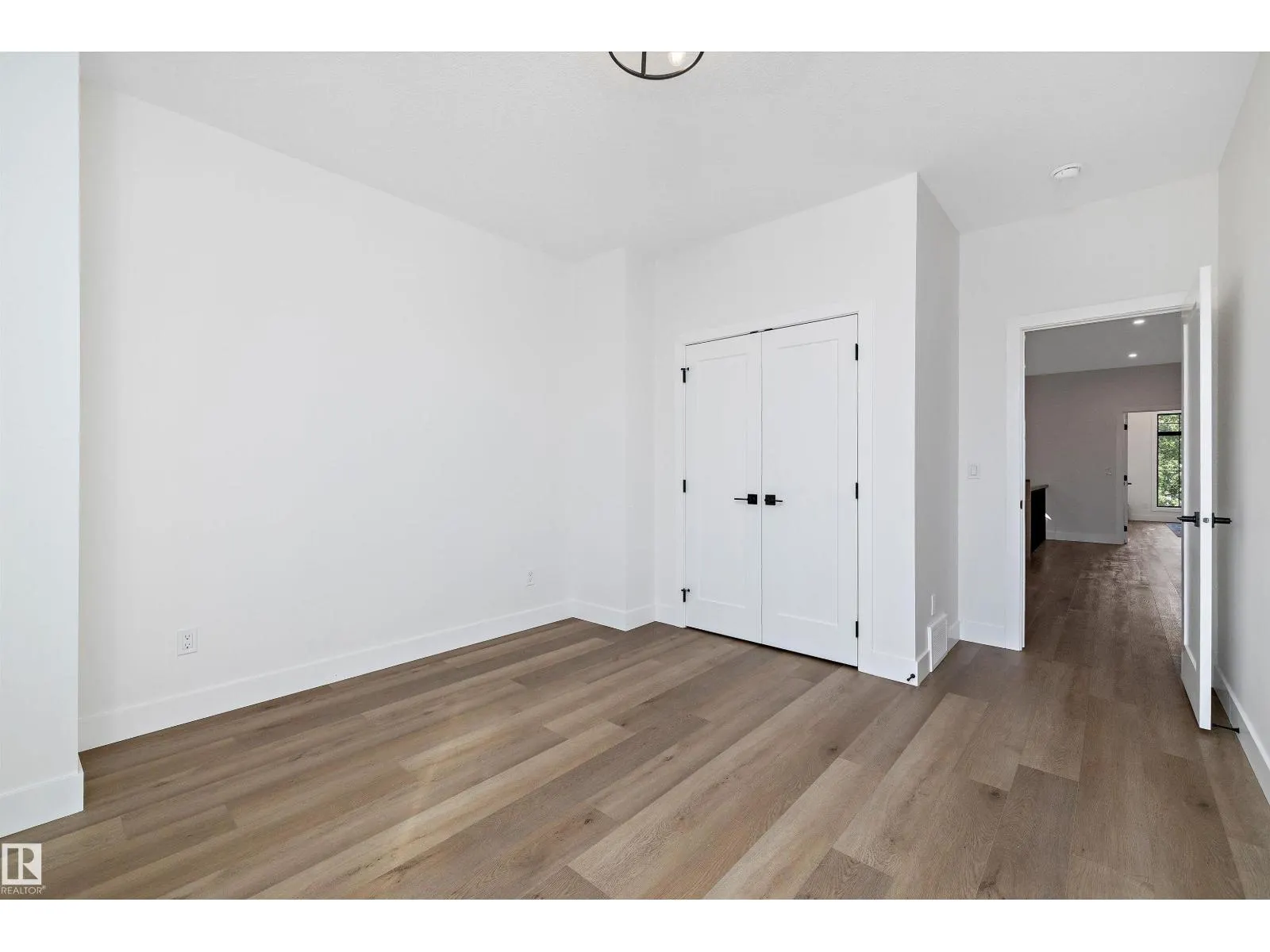 14711 88 AV NW