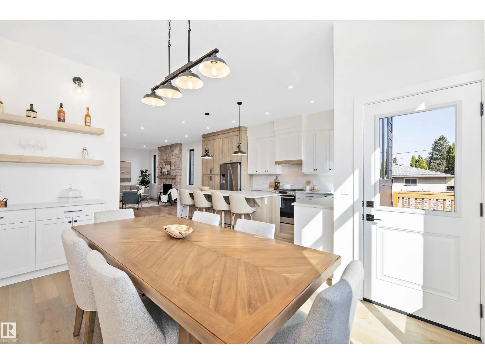 14711 88 AV NW
