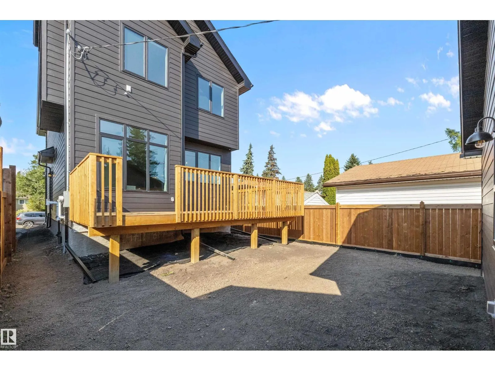 14711 88 AV NW