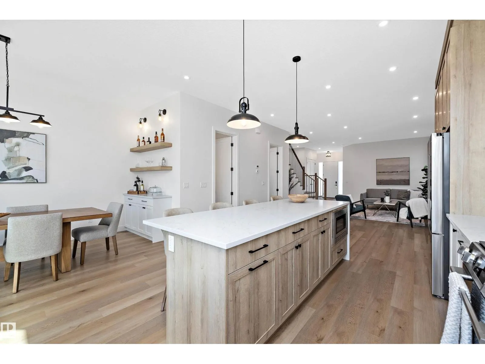 14711 88 AV NW