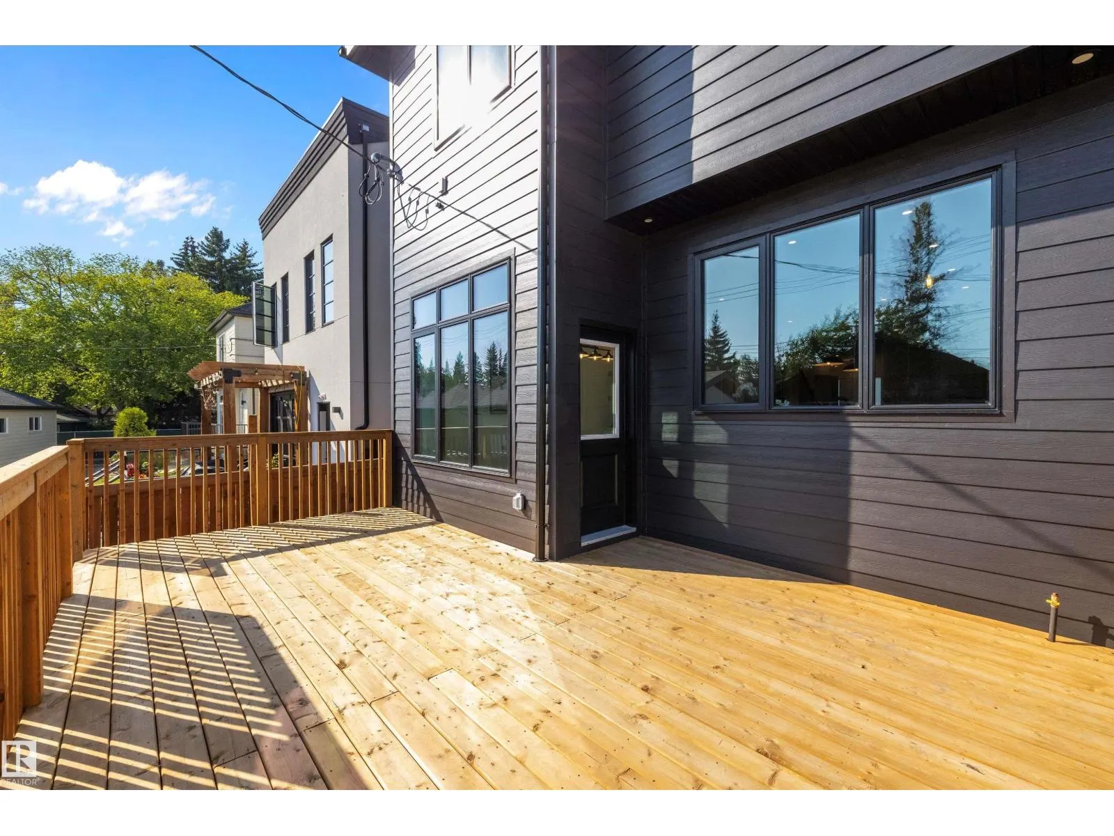 14711 88 AV NW