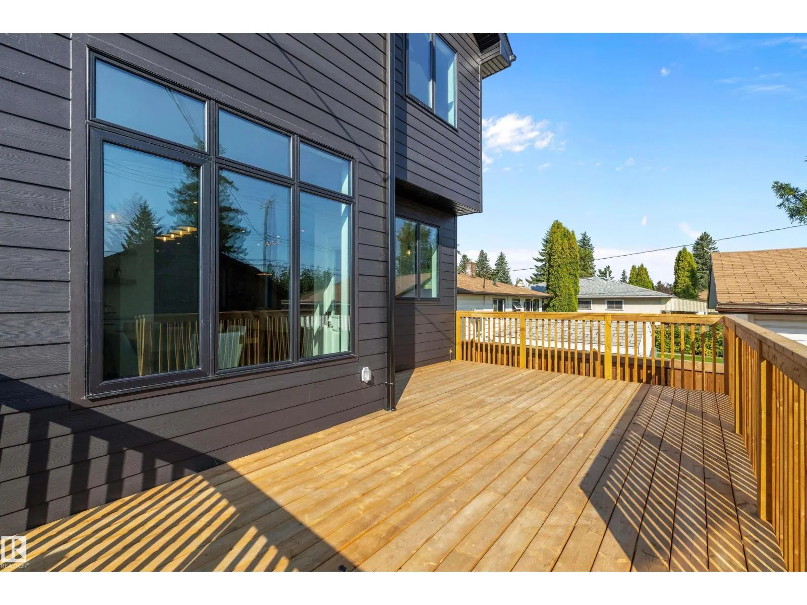 14711 88 AV NW