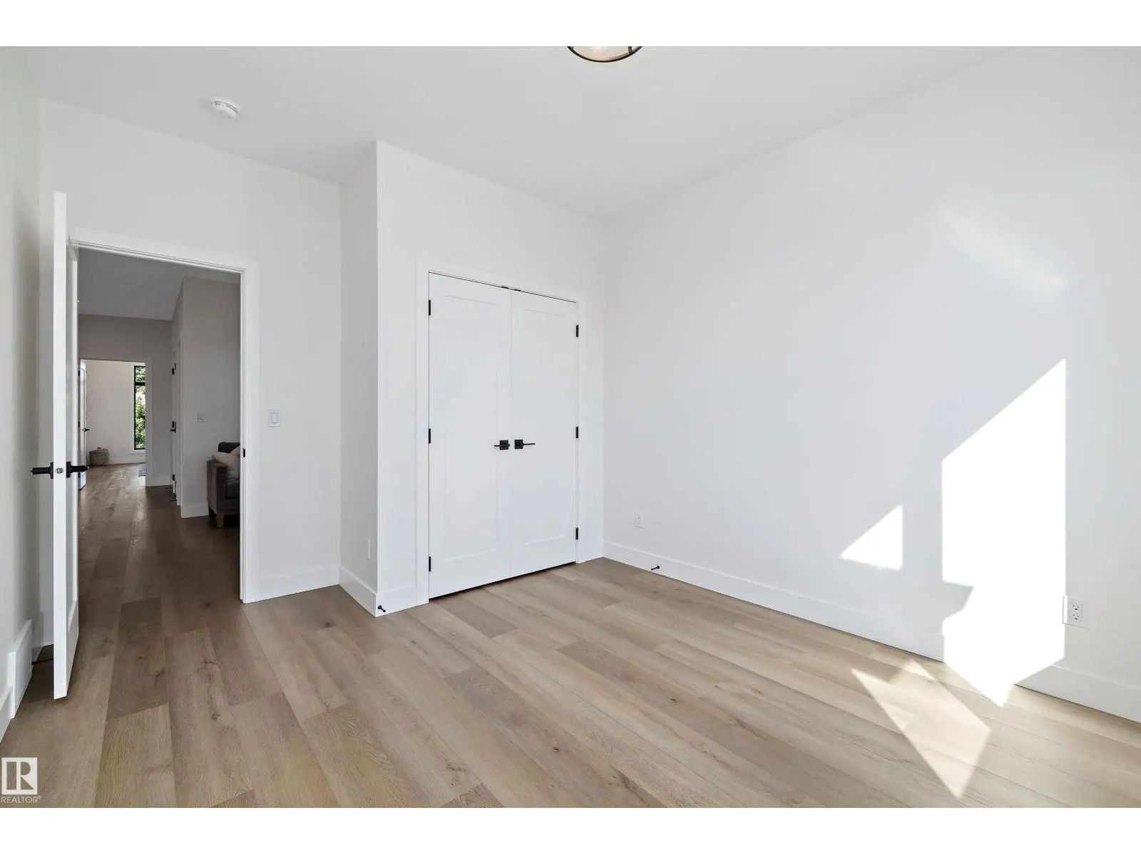 14711 88 AV NW