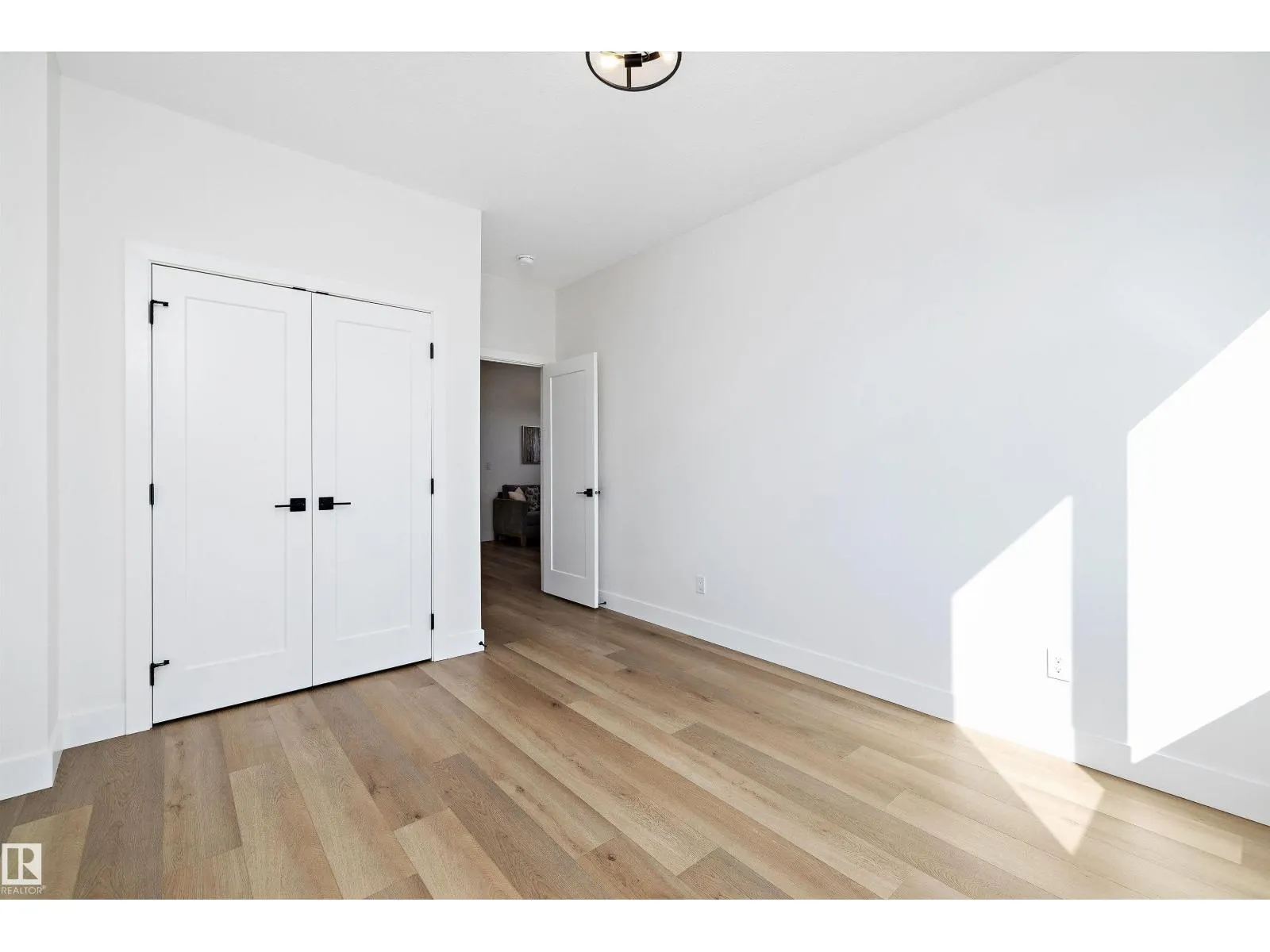14711 88 AV NW