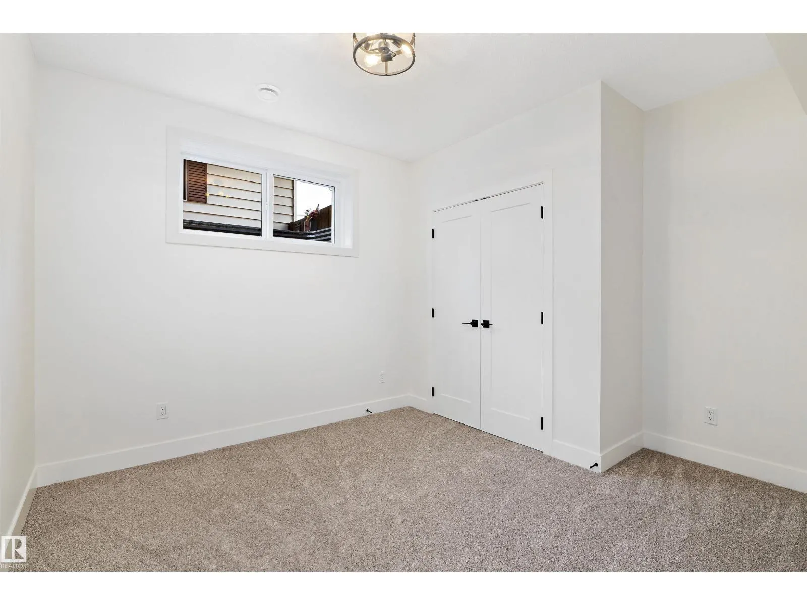 14711 88 AV NW