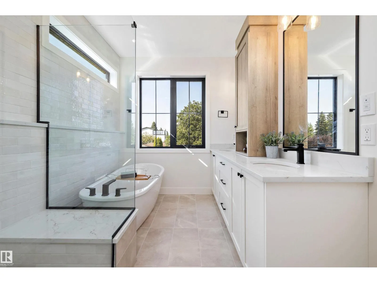 14711 88 AV NW