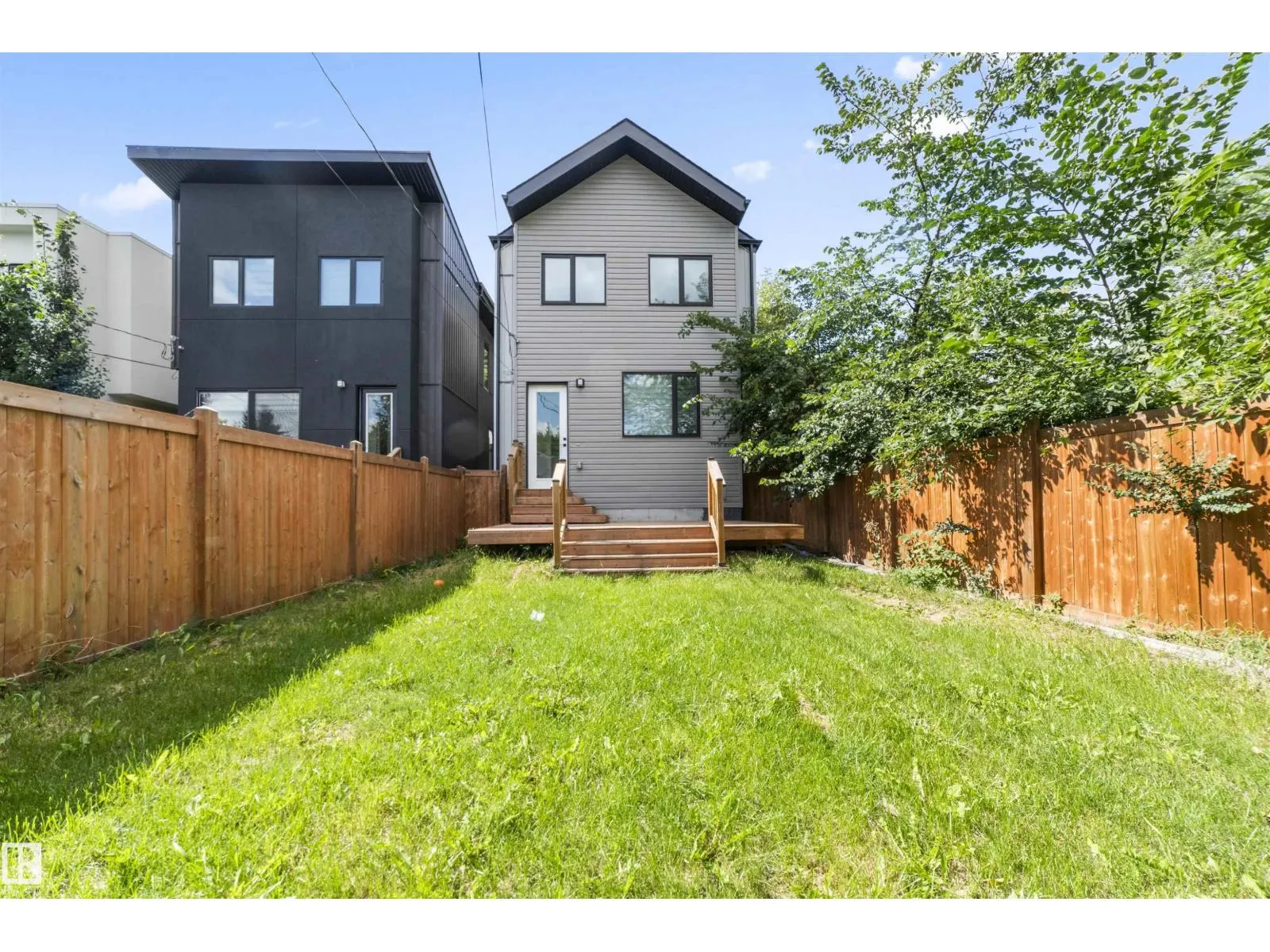 10537 136 ST NW NW