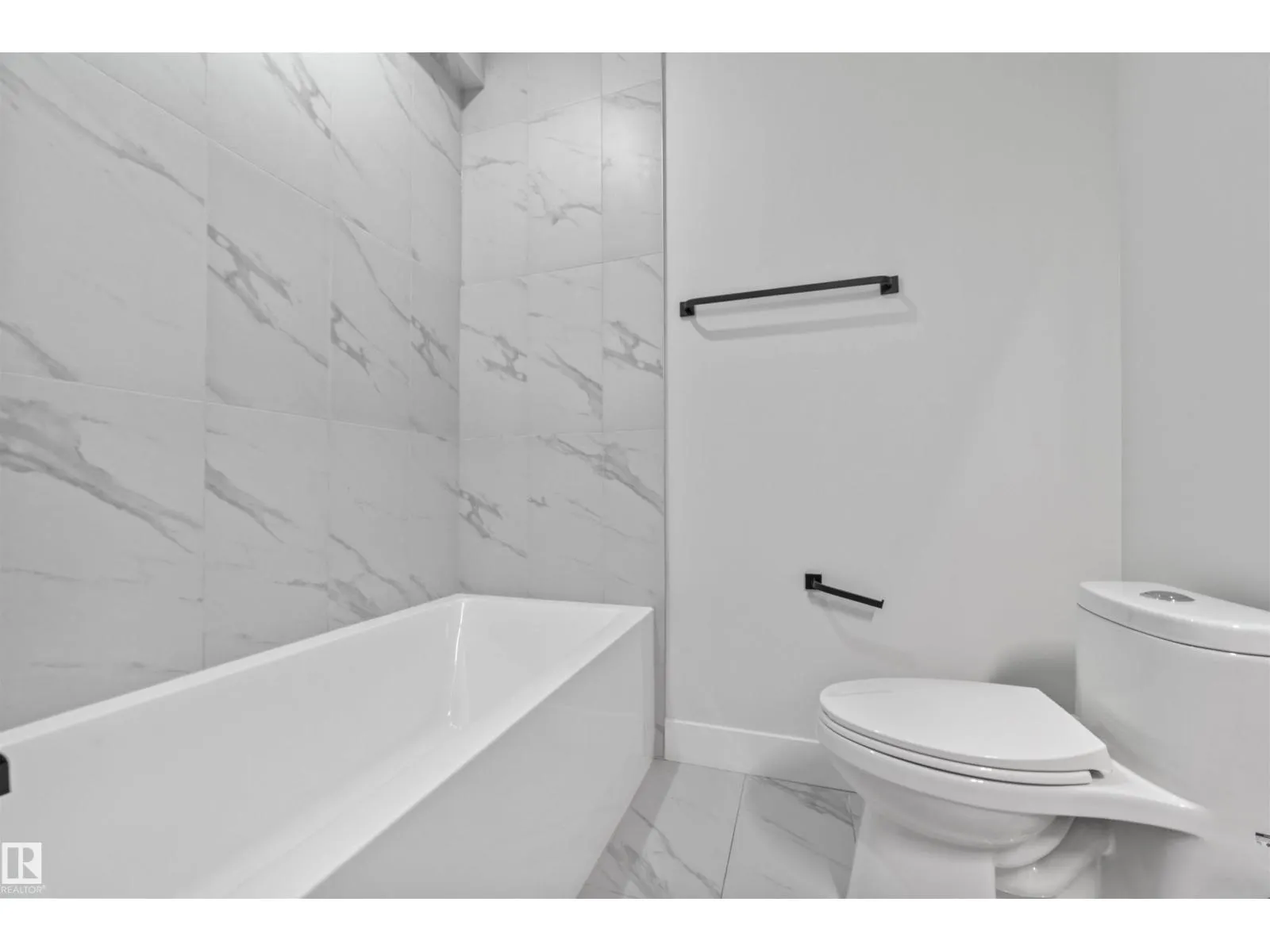 10537 136 ST NW NW