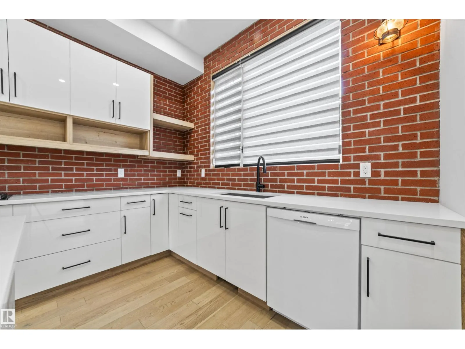 10537 136 ST NW NW
