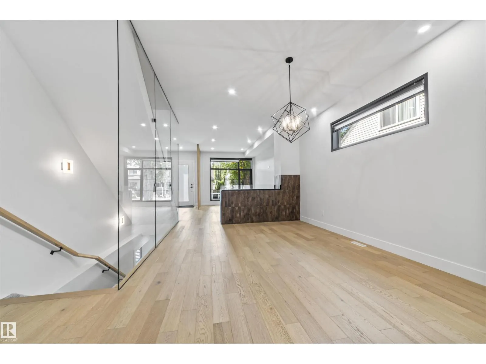 10537 136 ST NW NW