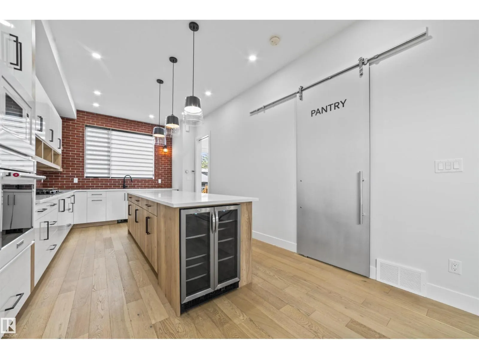 10537 136 ST NW NW