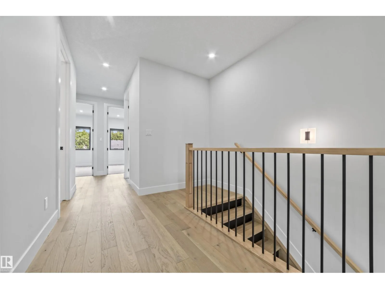 10537 136 ST NW NW