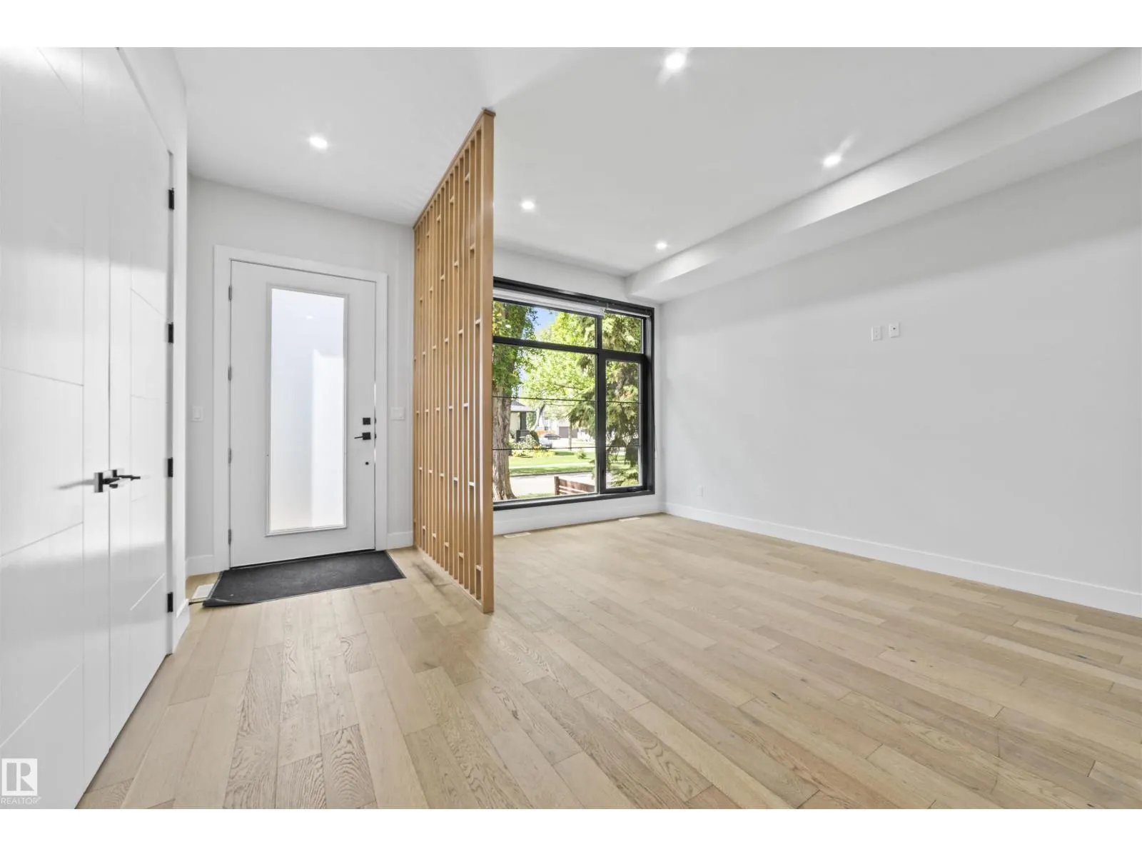 10537 136 ST NW NW