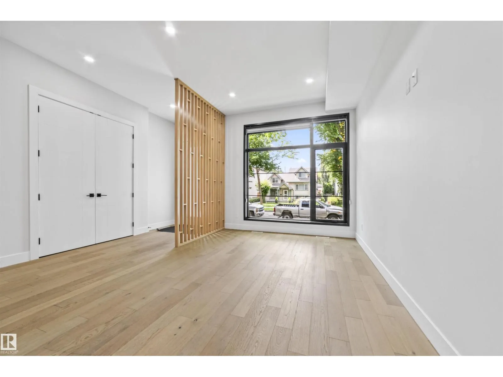 10537 136 ST NW NW