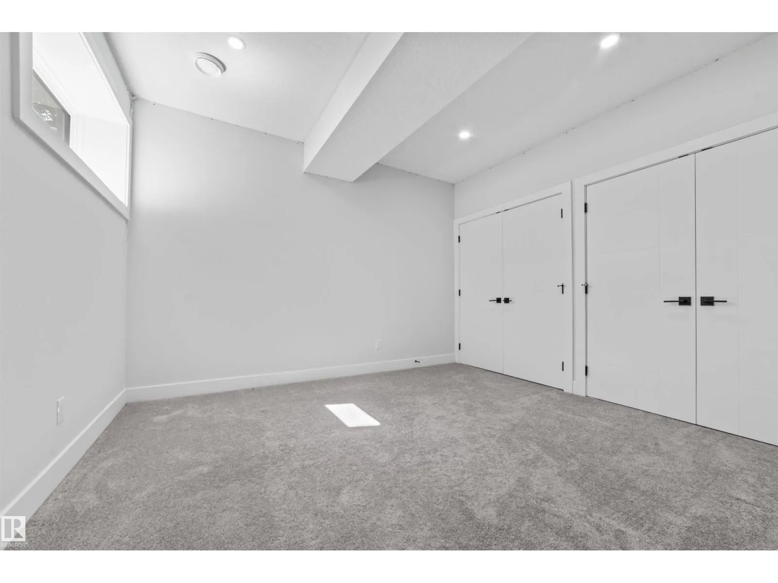 10537 136 ST NW NW