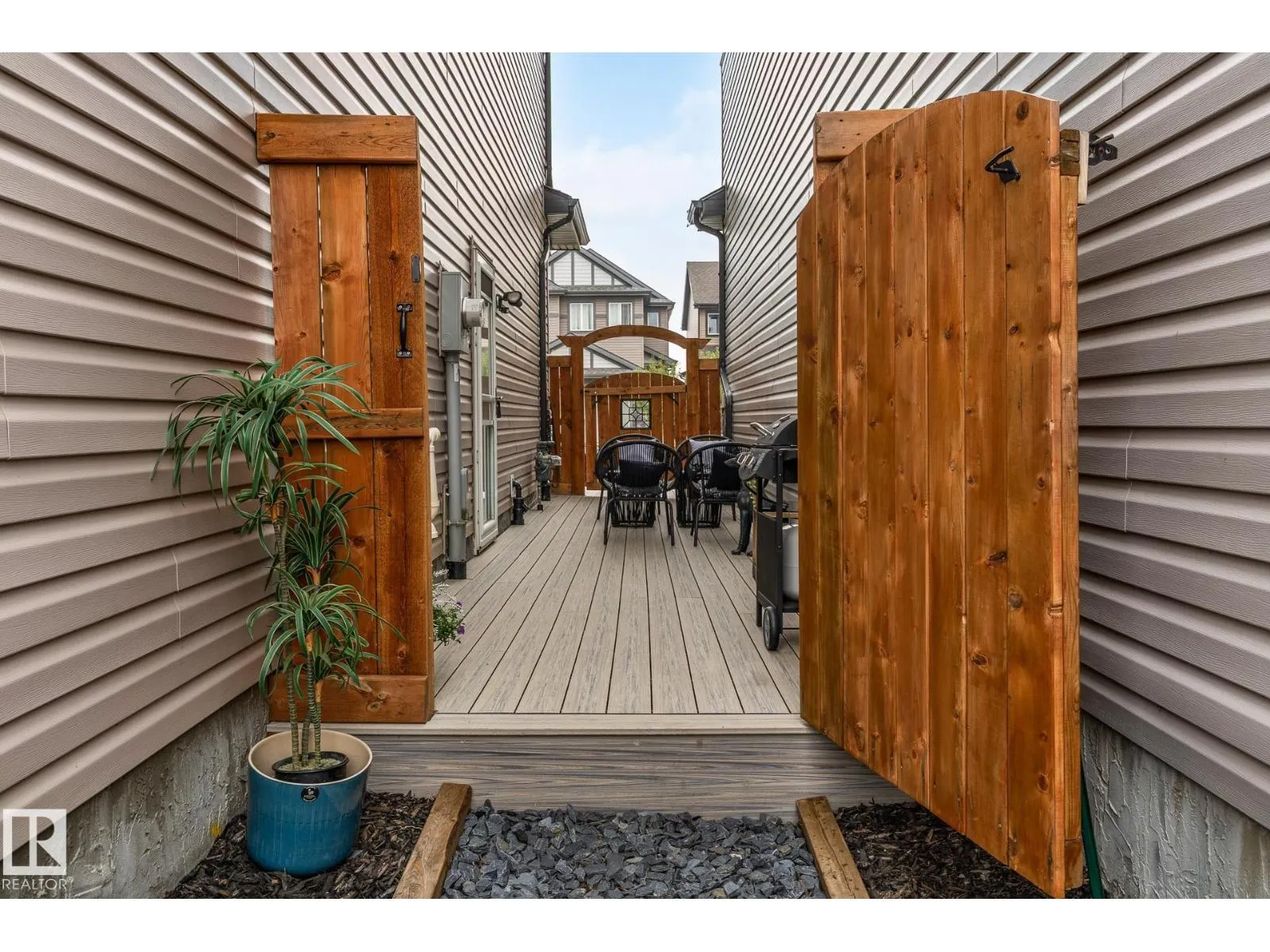 2140 51 ST SW