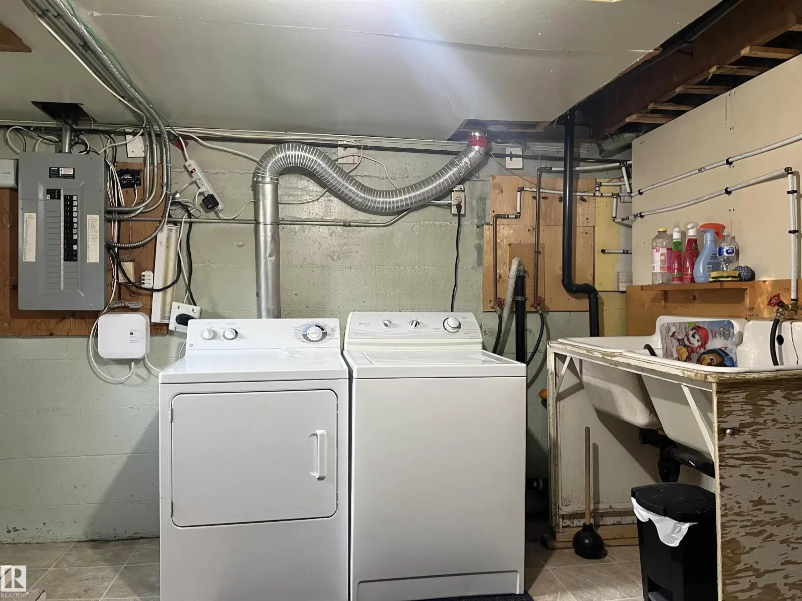 11206 104 ST NW