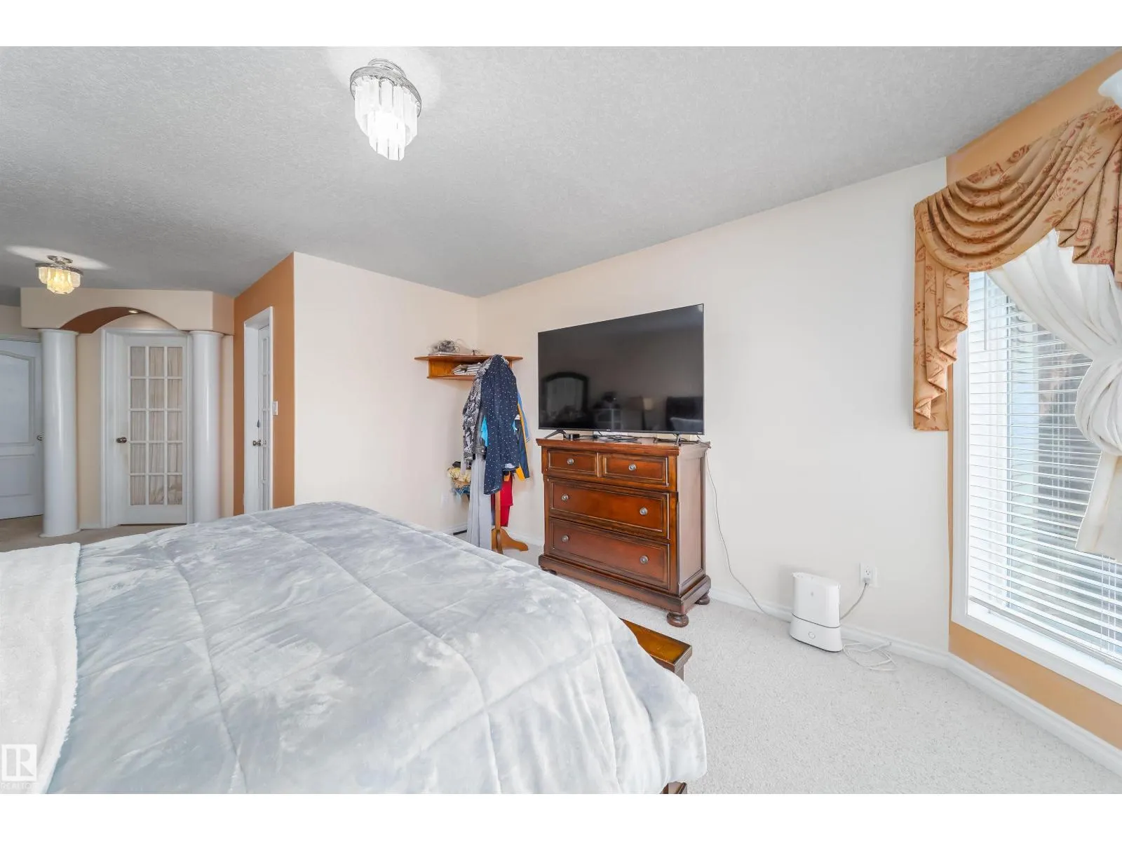6928 164 AV NW
