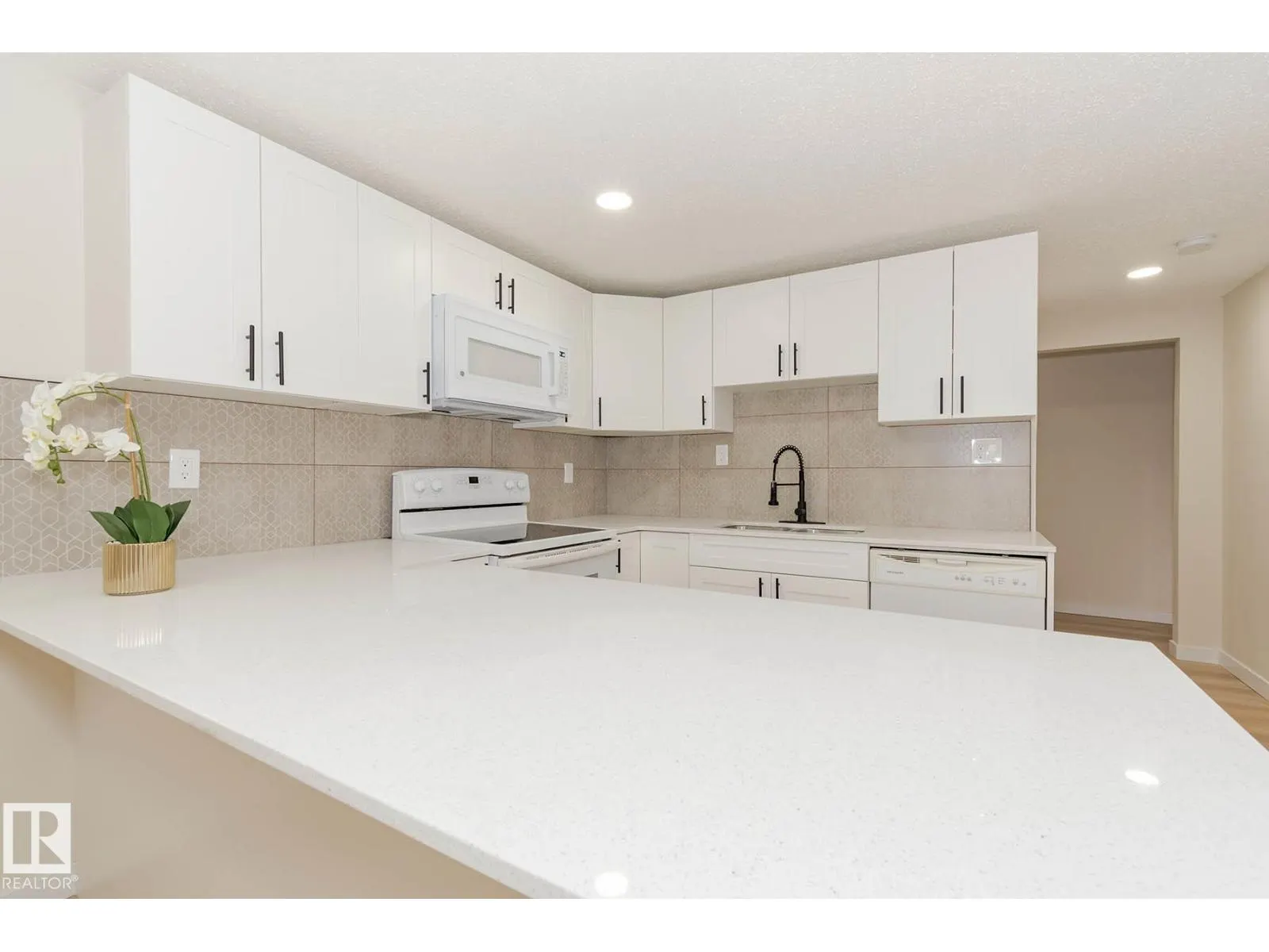7923 159 ST NW