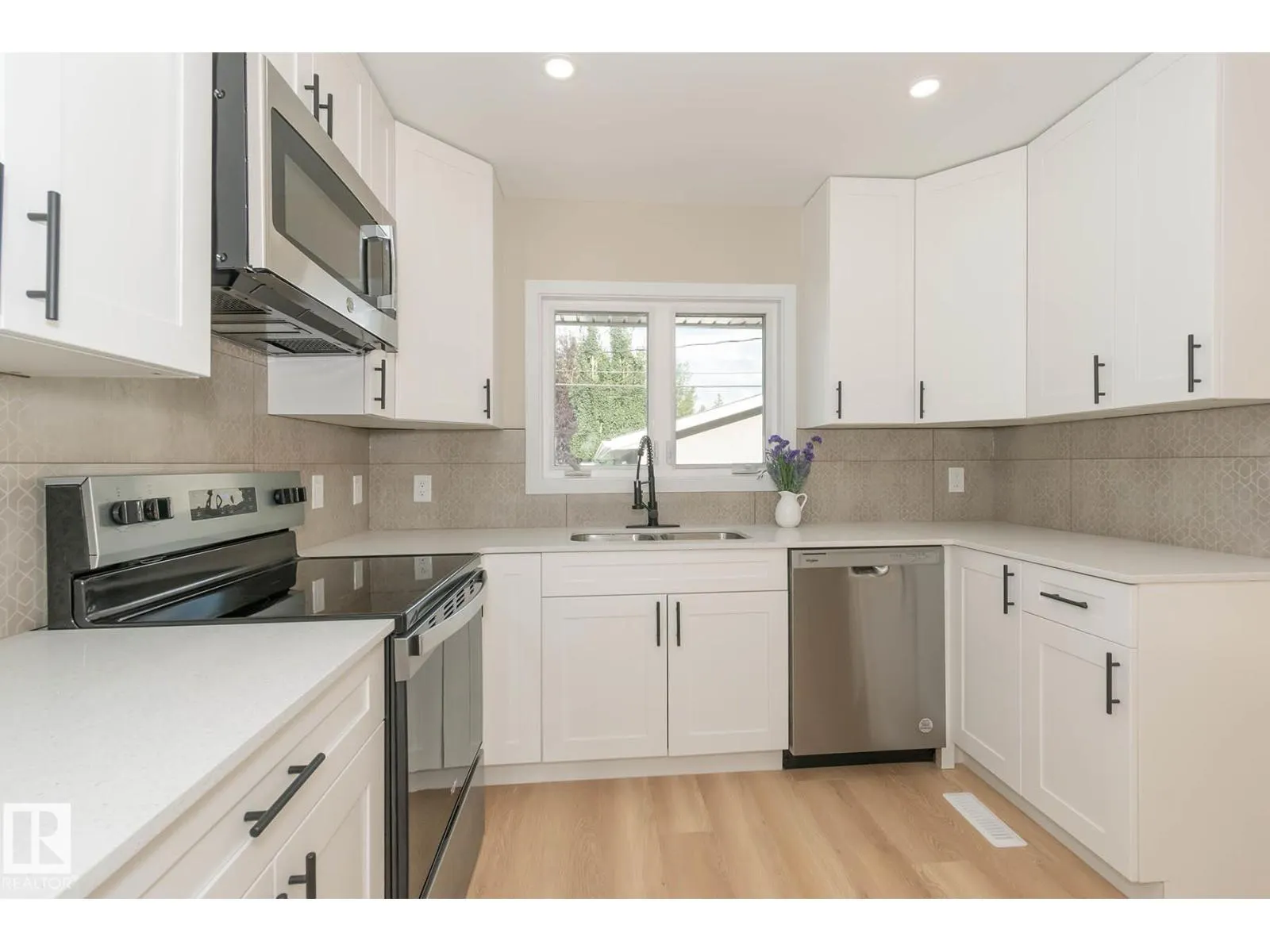 7923 159 ST NW