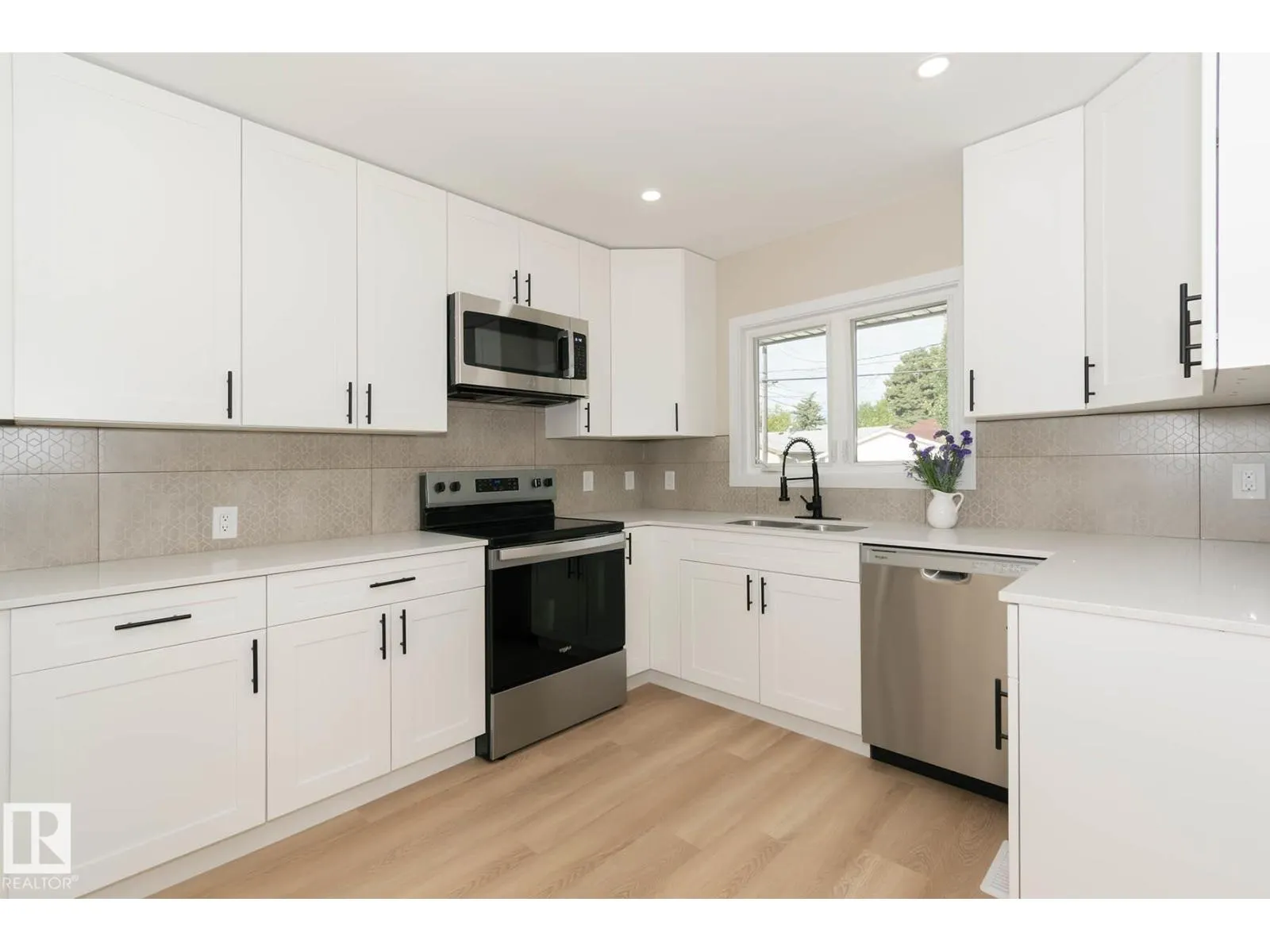 7923 159 ST NW