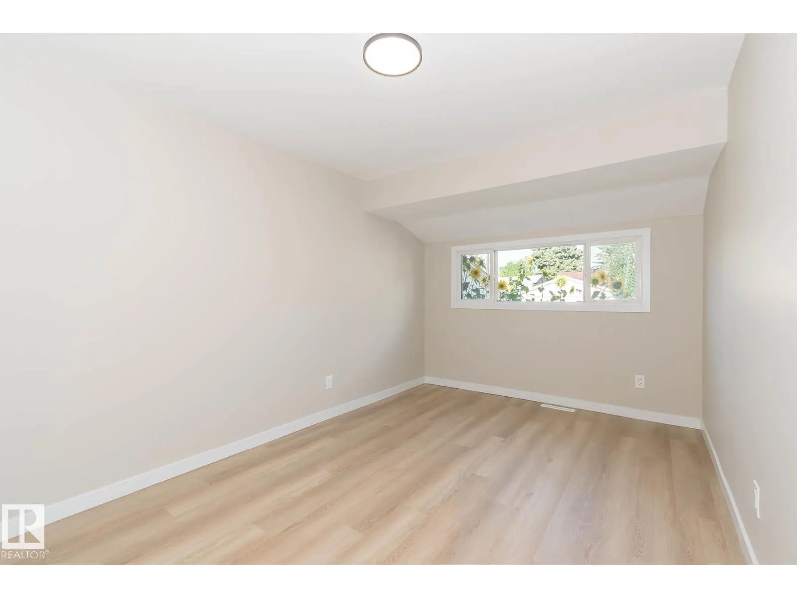 7923 159 ST NW