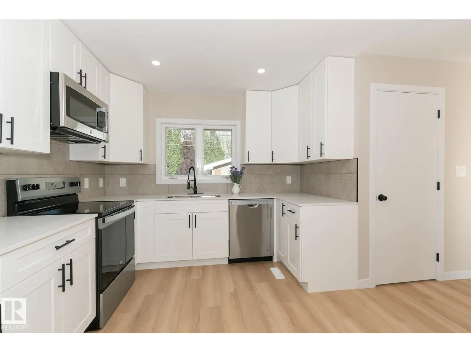 7923 159 ST NW