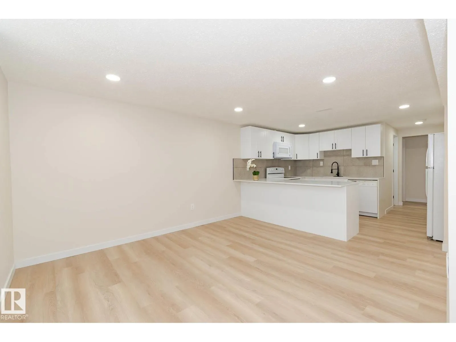 7923 159 ST NW