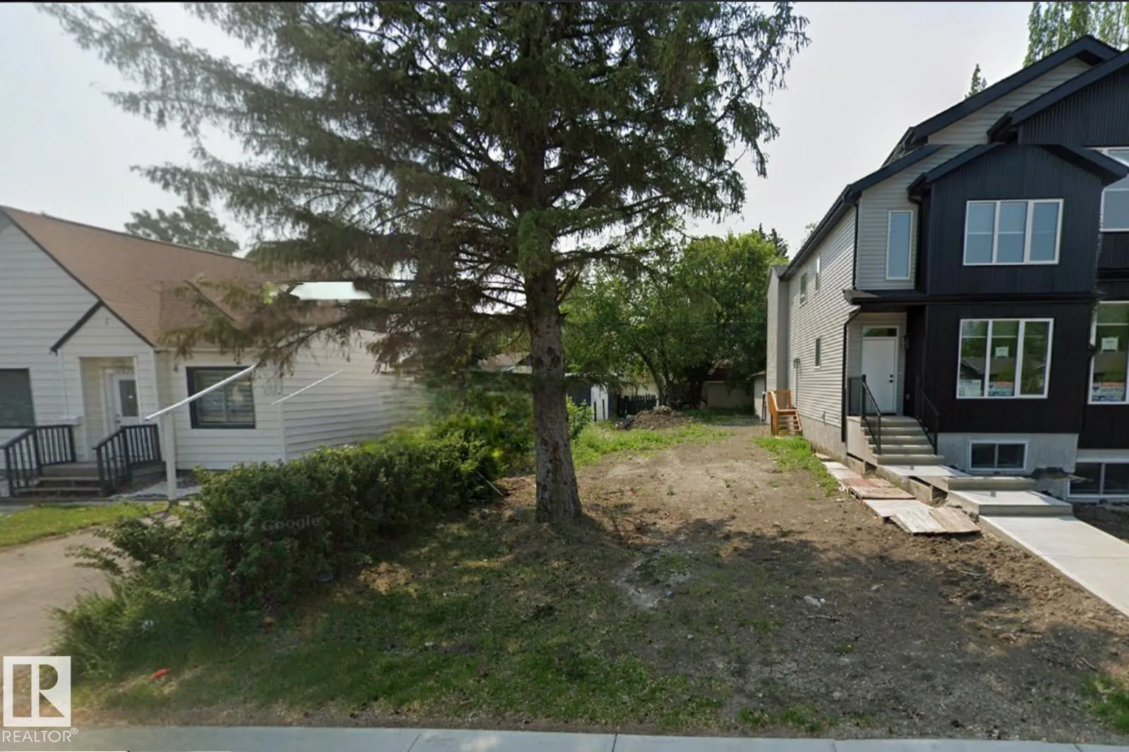 10663 61 Ave NW