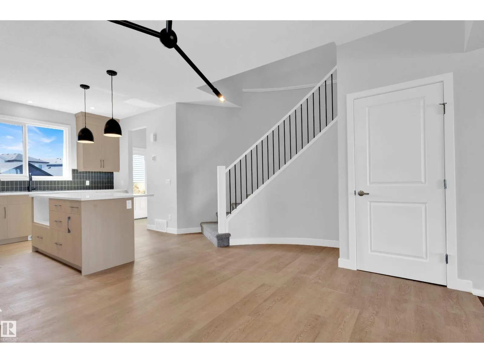 266 PATERSON LI SW