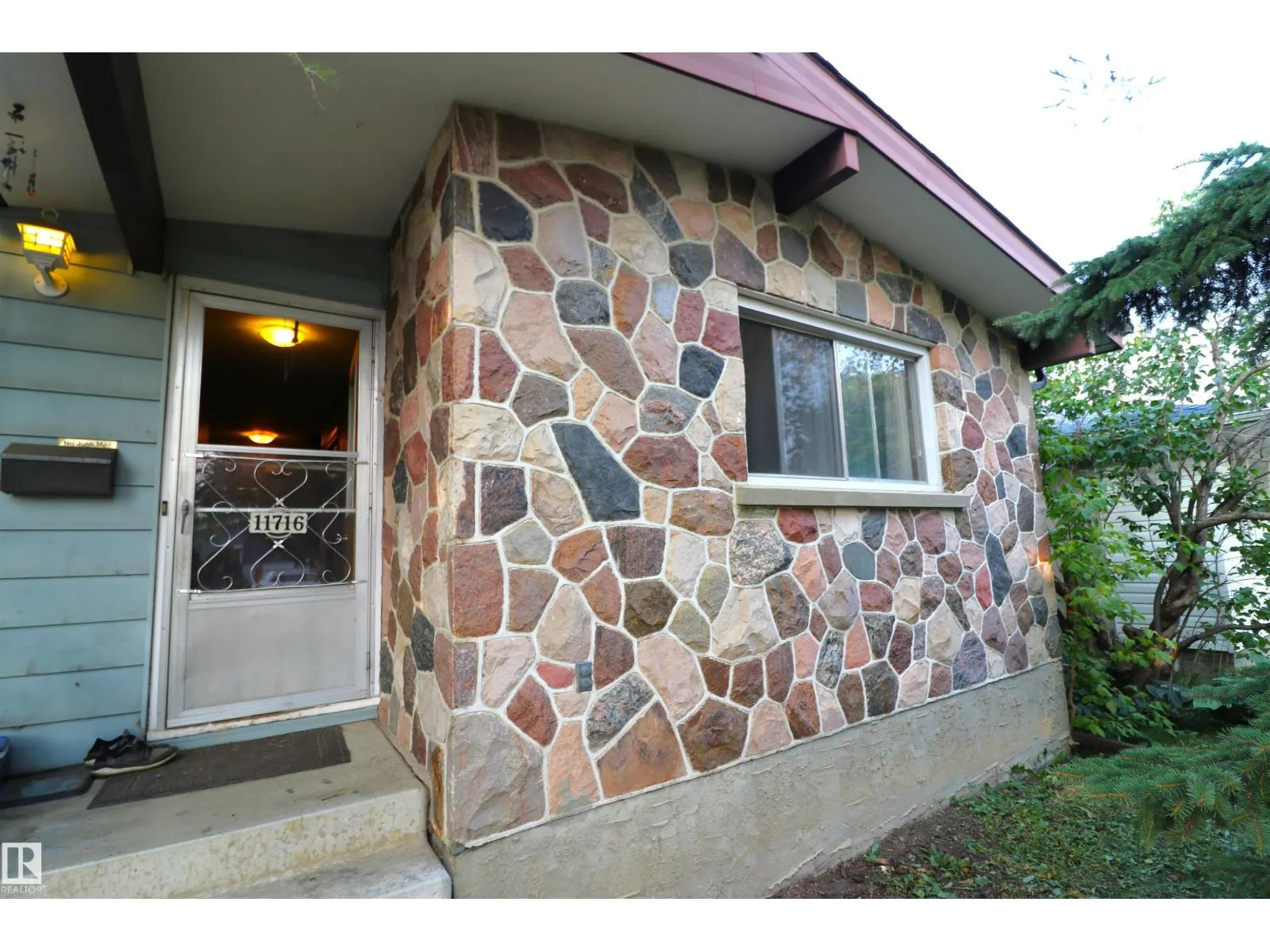 11716 42 AV NW