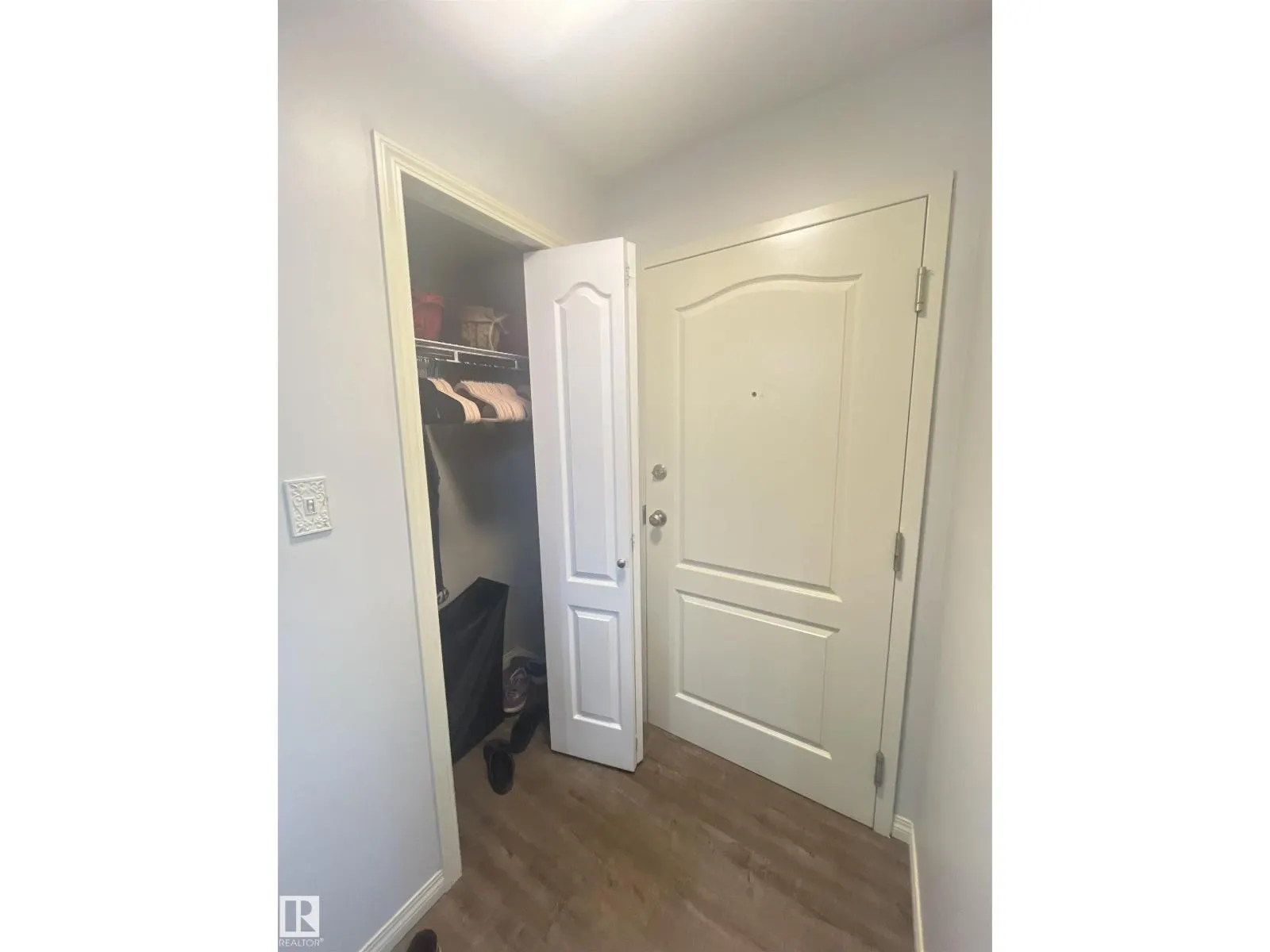 #204 4903 47 AV