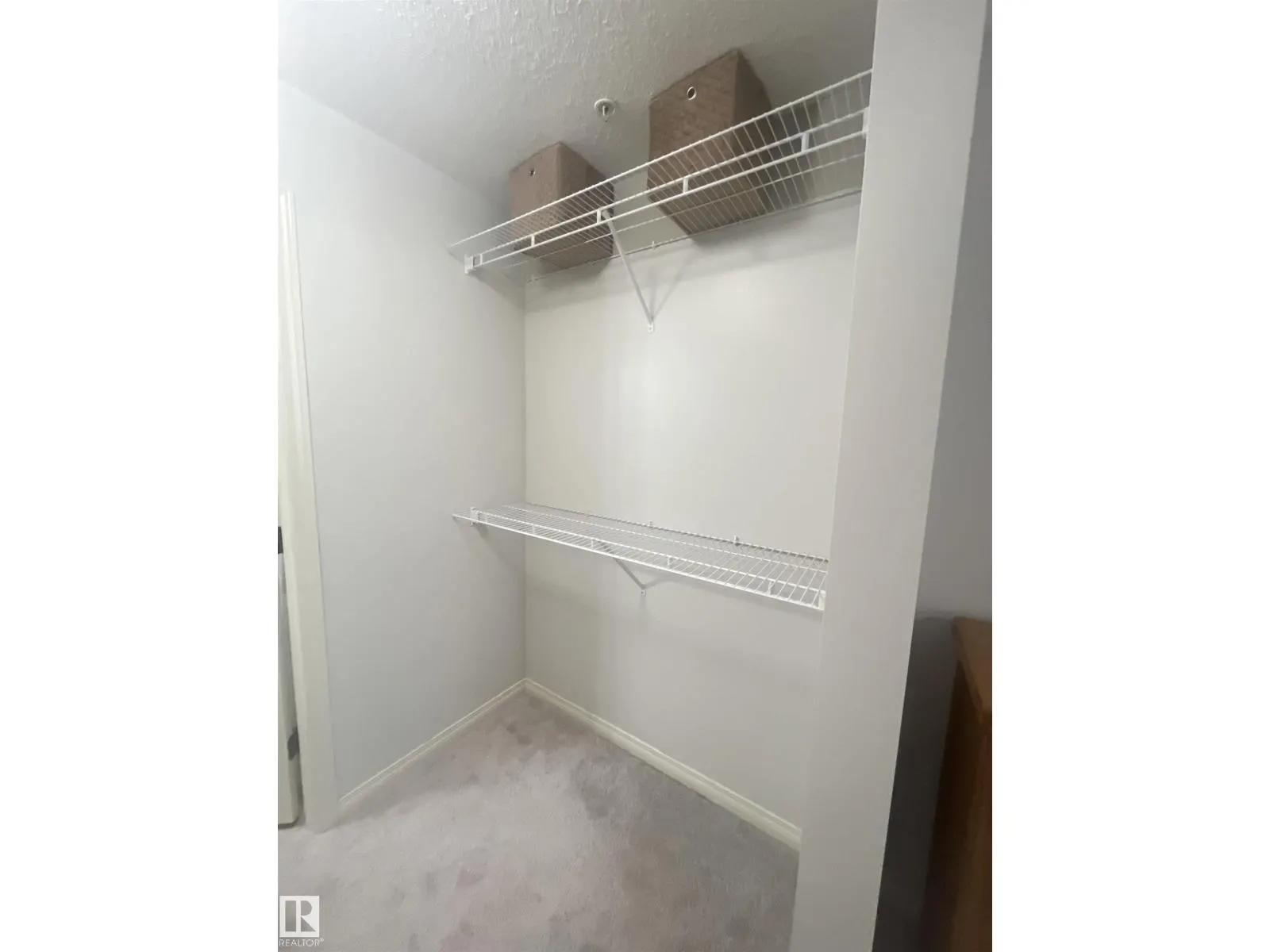 #204 4903 47 AV