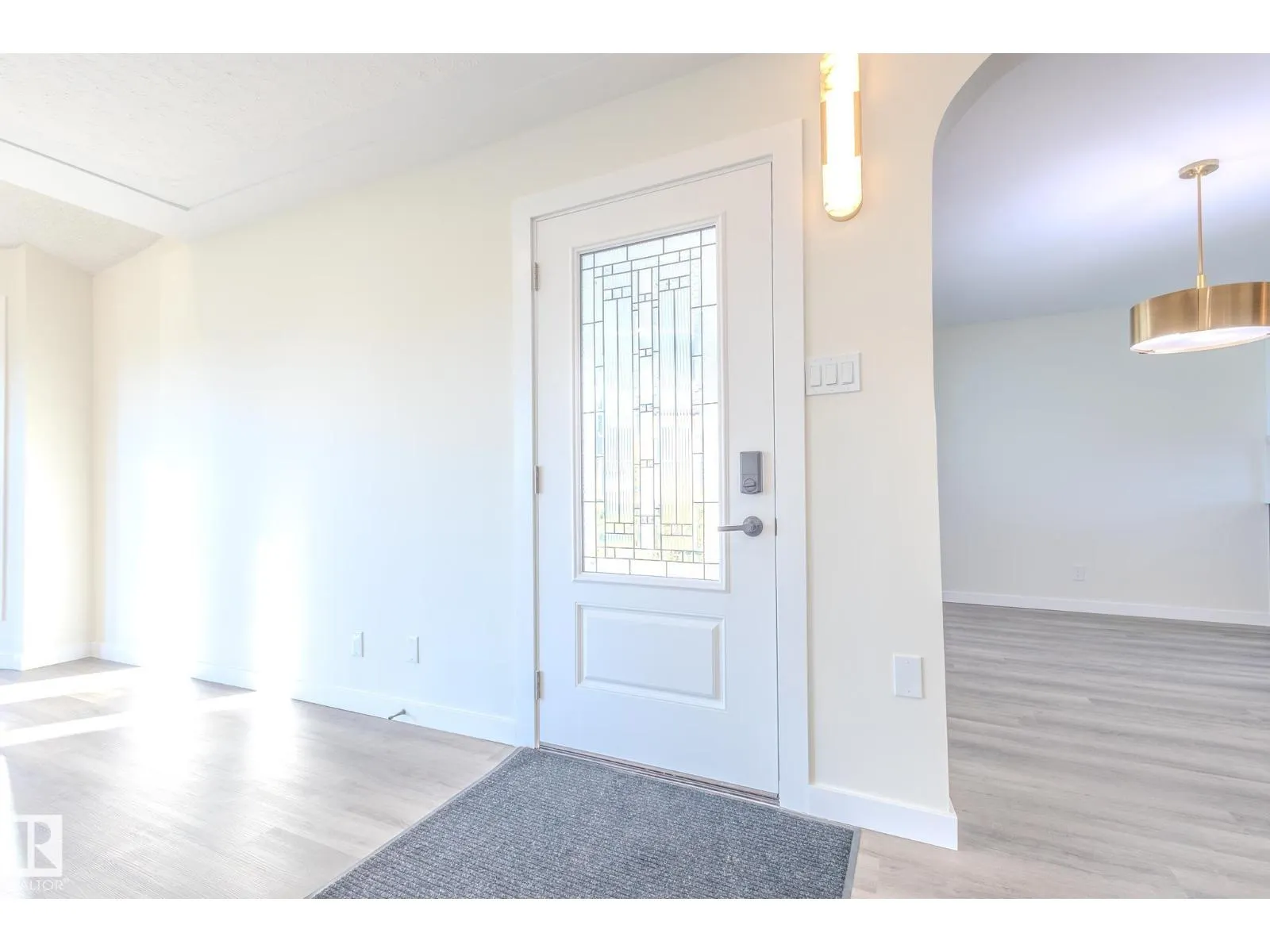 10524 134 AV NW