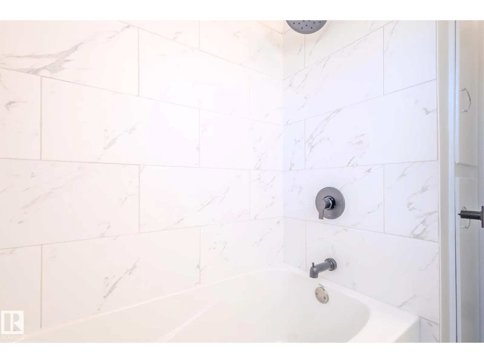 10524 134 AV NW