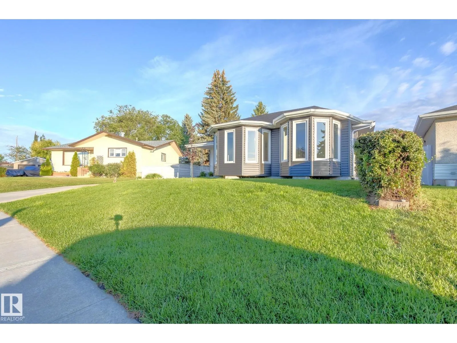 10524 134 AV NW