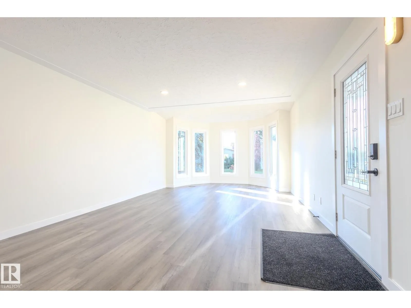 10524 134 AV NW