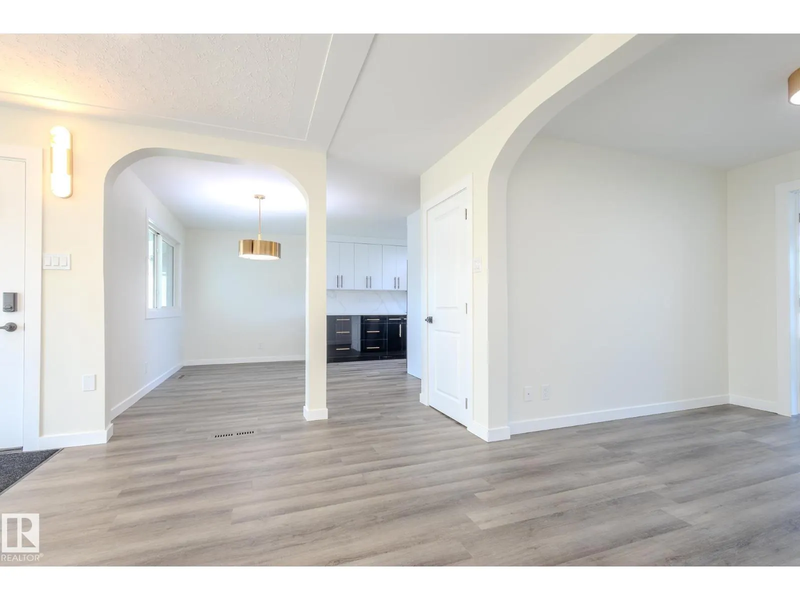 10524 134 AV NW