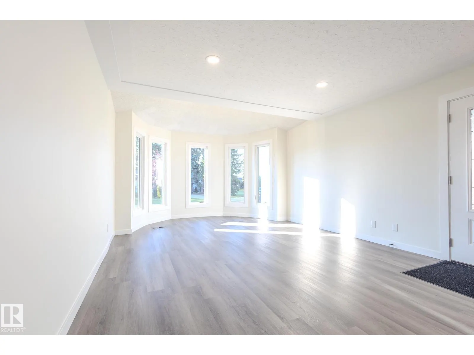 10524 134 AV NW
