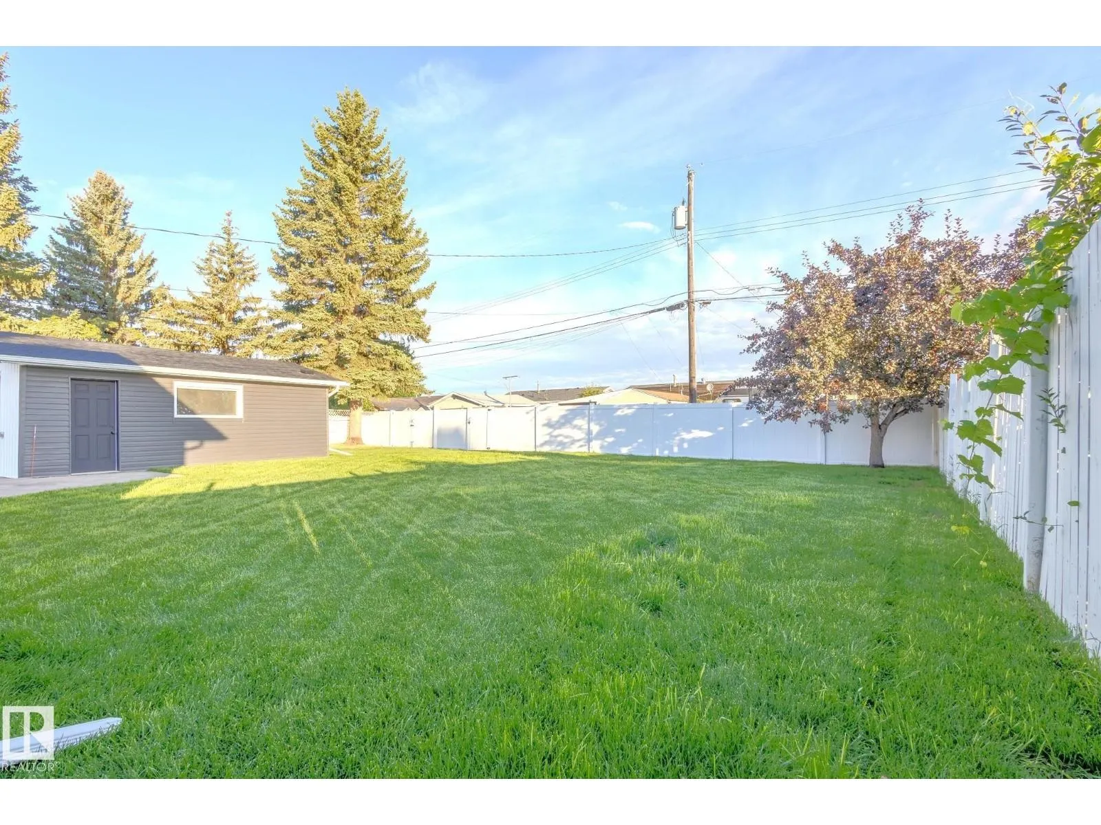 10524 134 AV NW