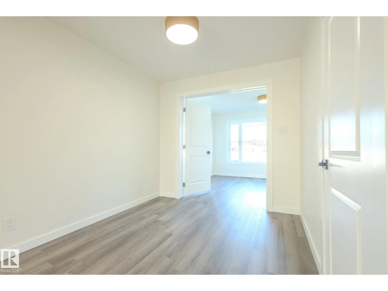 10524 134 AV NW