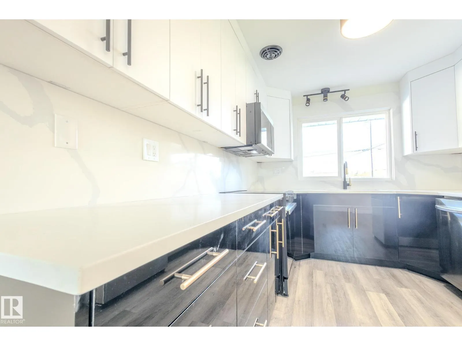 10524 134 AV NW