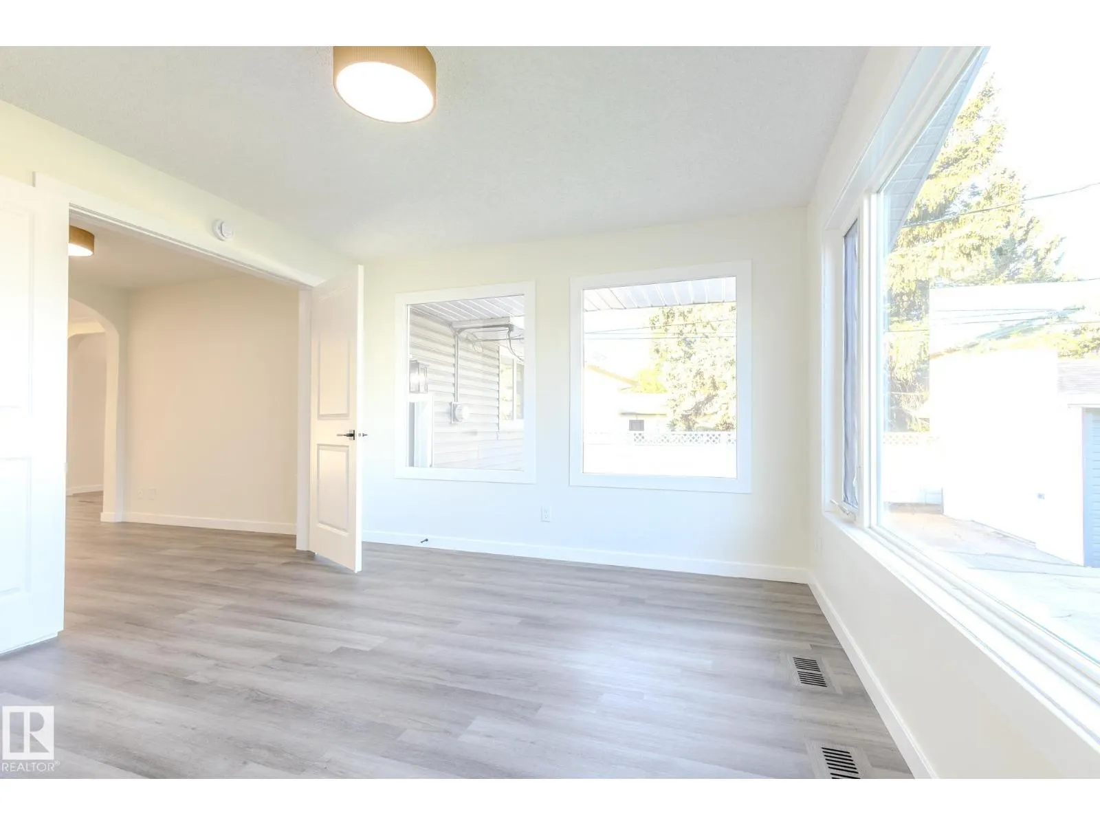 10524 134 AV NW