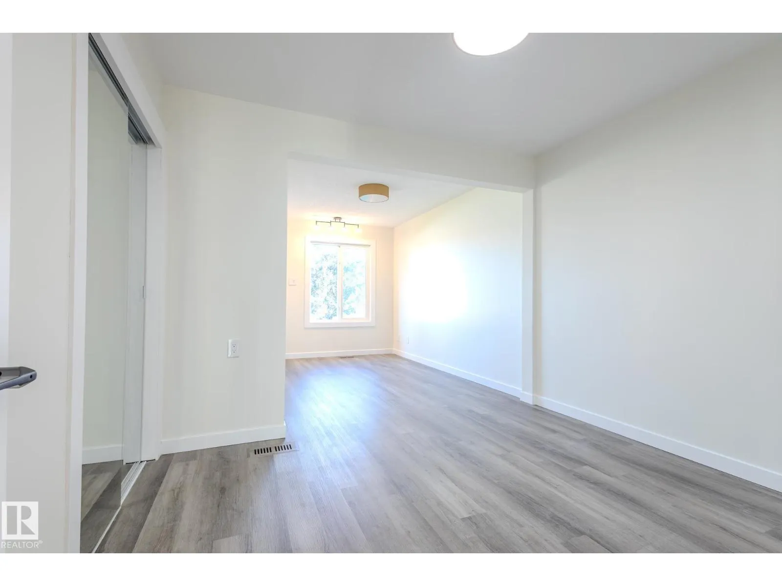 10524 134 AV NW