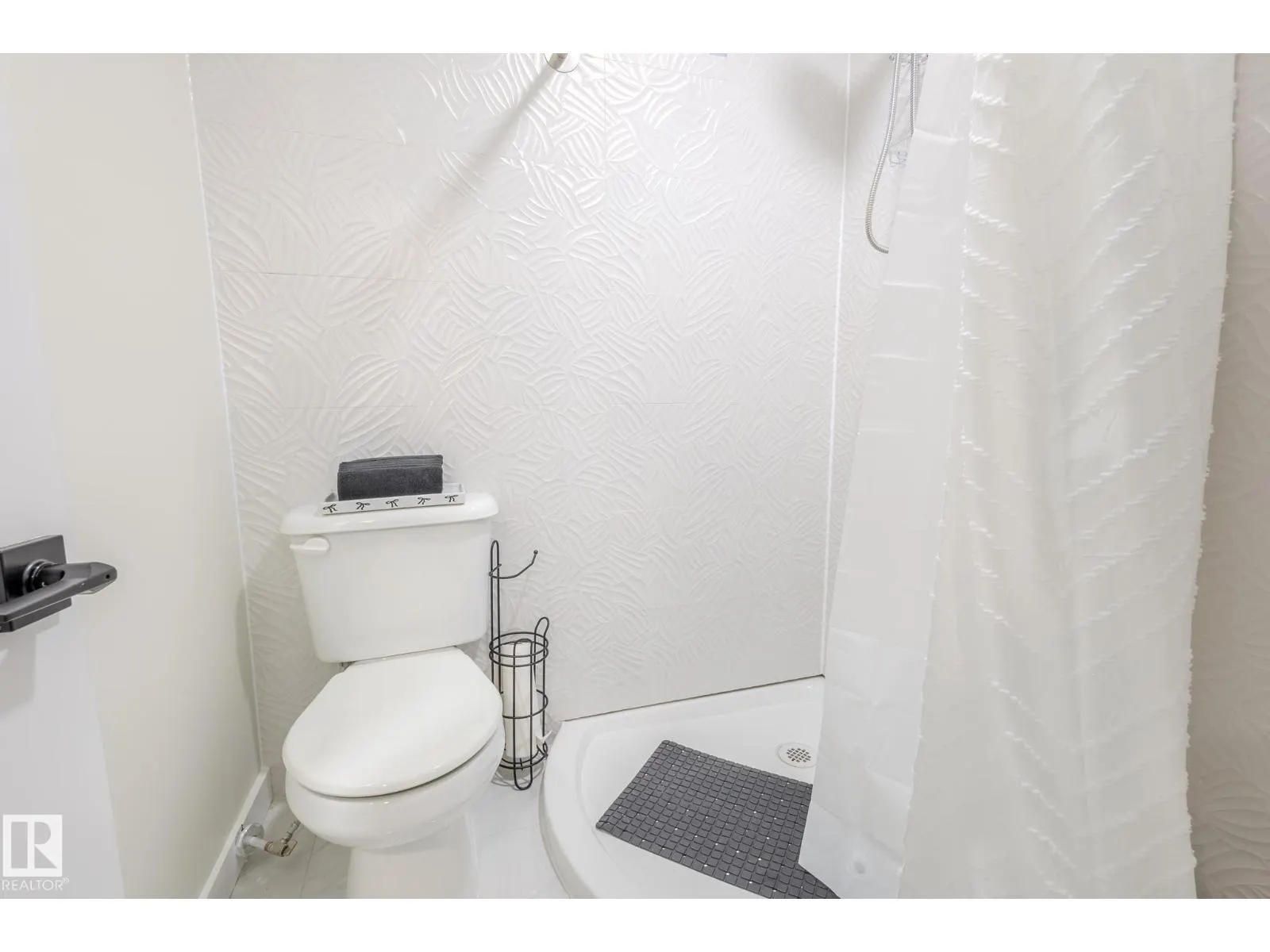 10524 134 AV NW