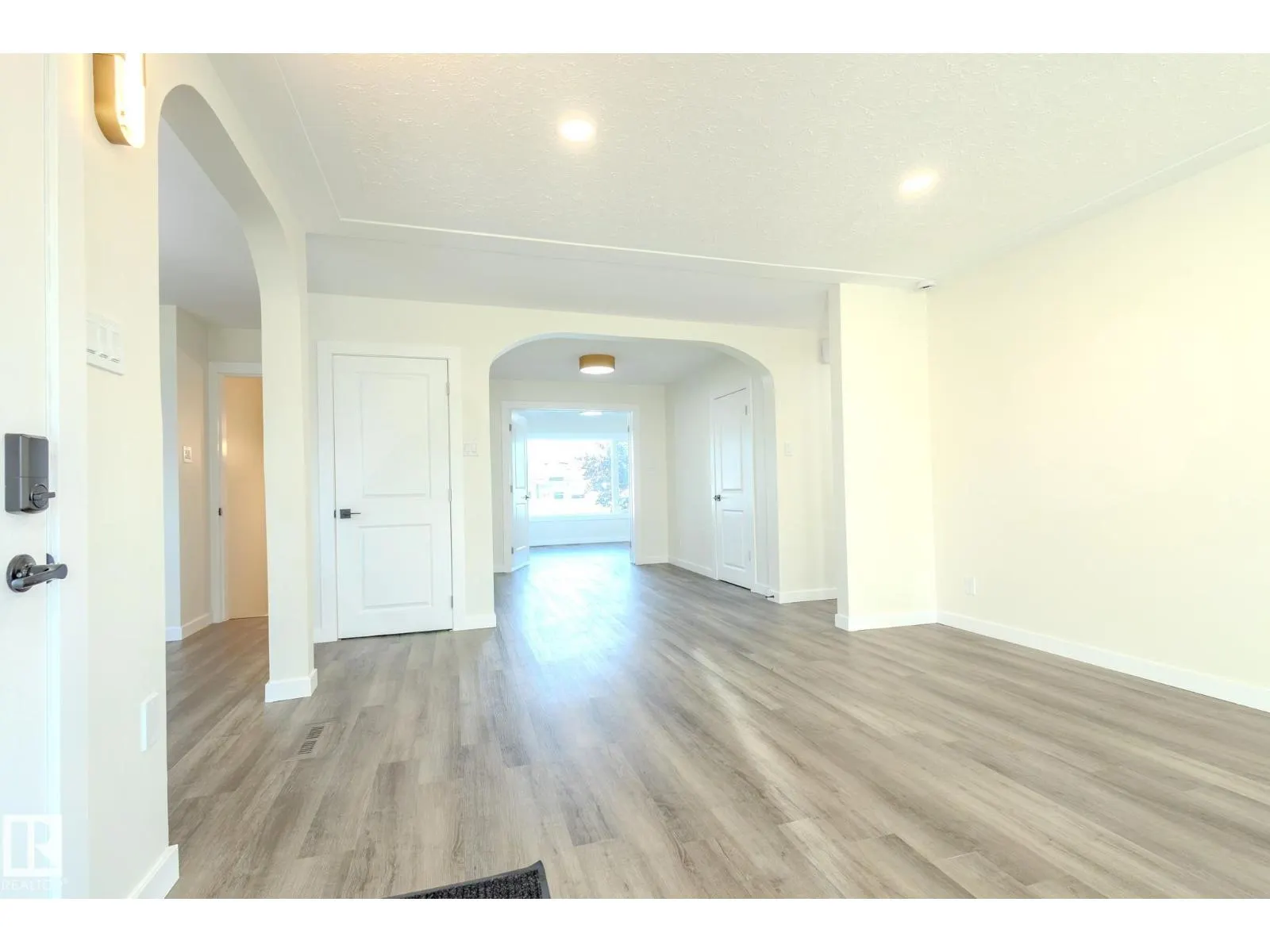 10524 134 AV NW