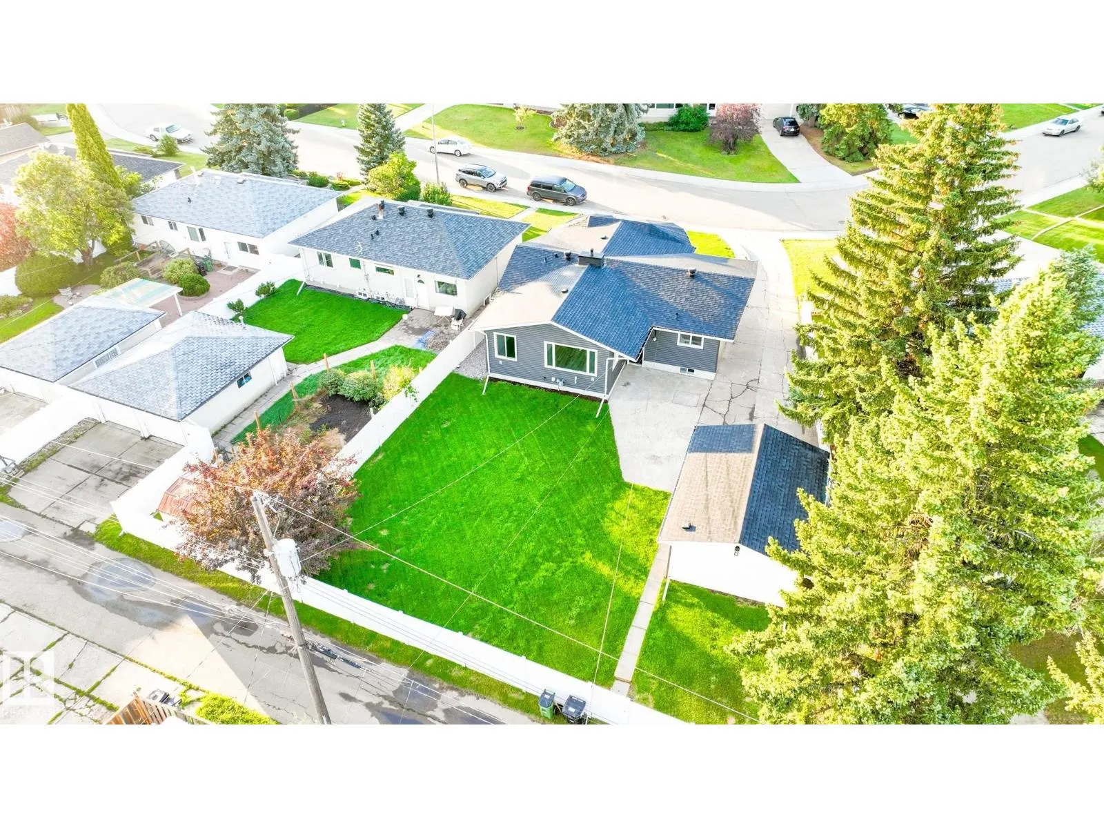 10524 134 AV NW