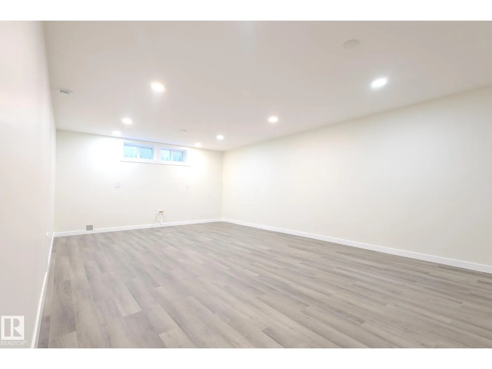 10524 134 AV NW